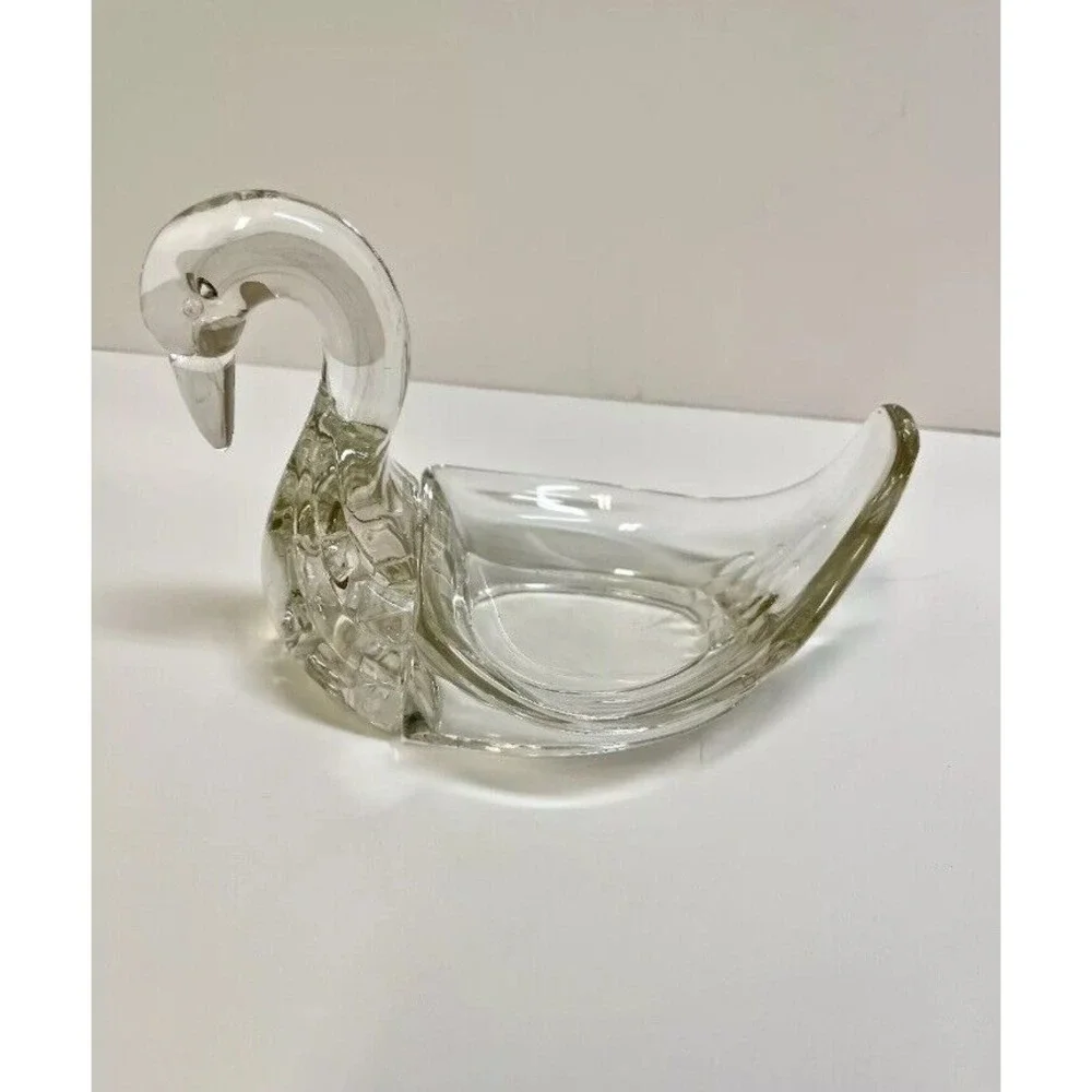 Vintage MCM Lucite‎ Clear Swan Towel Soap or Flower Holder 9